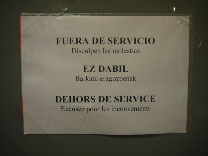 Fuera de servicio / Dehors de service